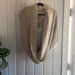 NWOT Lightweight Cowl